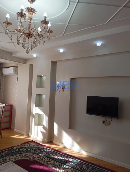 Aylıq Kirayə 2 otaqlı Yeni Tikili bina evi  90m², Bakı