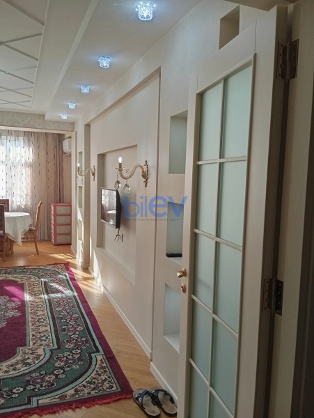 Aylıq Kirayə 2 otaqlı Yeni Tikili bina evi  90m², Bakı