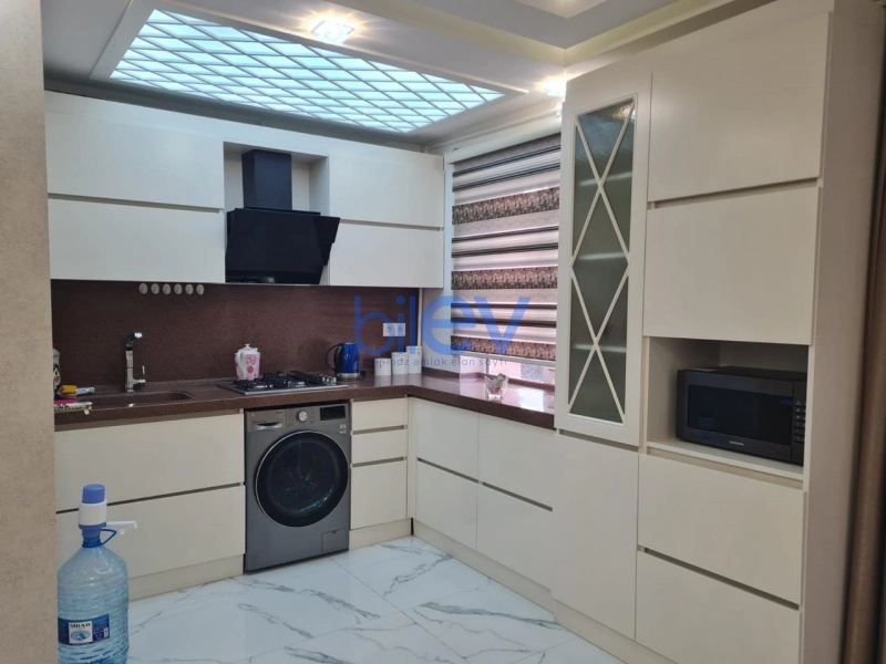 Aylıq Kirayə 3 otaqlı Köhnə Tikili bina evi  70m², Bakı