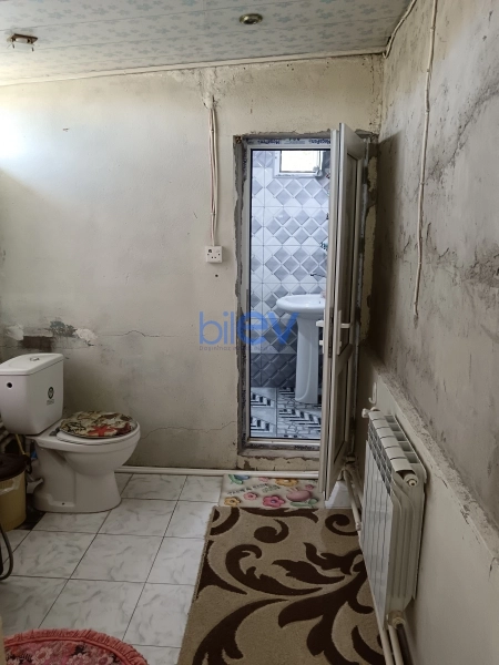 Satış 8 otaqlı Köhnə Tikili bina evi  140m², Bakı