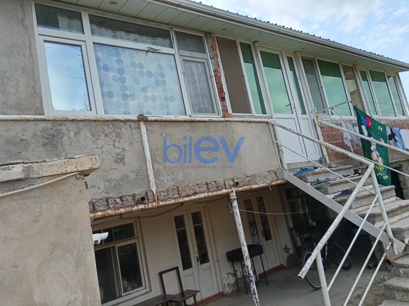 Satış 8 otaqlı Köhnə Tikili bina evi  140m², Bakı