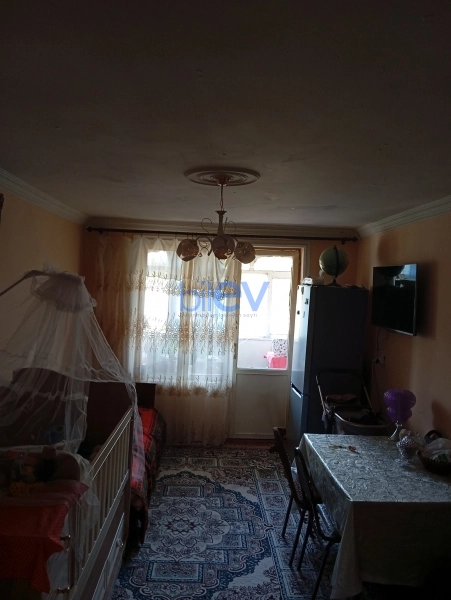 Satış 3 otaqlı Köhnə Tikili bina evi  48m², Qazax
