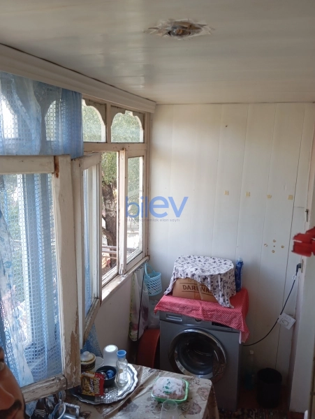 Satış 3 otaqlı Köhnə Tikili bina evi  48m², Qazax
