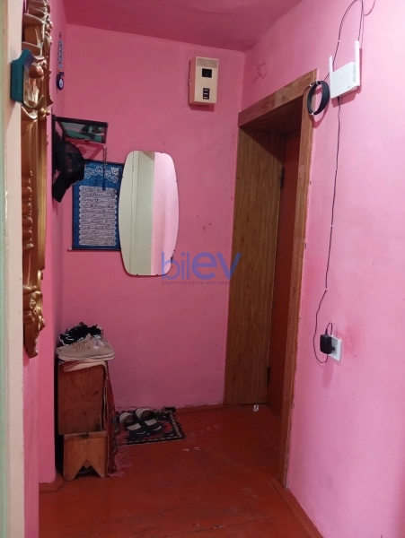 Satış 3 otaqlı Köhnə Tikili bina evi  48m², Qazax