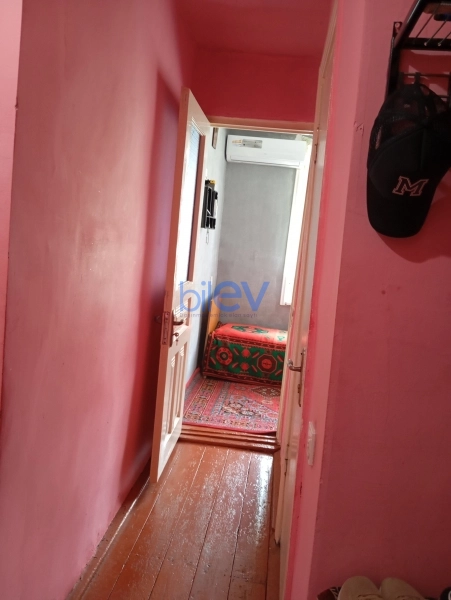 Satış 3 otaqlı Köhnə Tikili bina evi  48m², Qazax