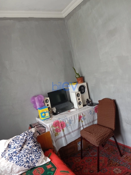 Satış 3 otaqlı Köhnə Tikili bina evi  48m², Qazax