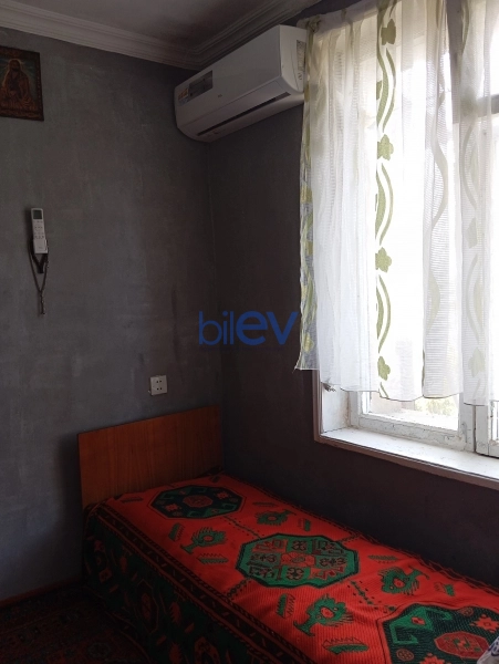 Satış 3 otaqlı Köhnə Tikili bina evi  48m², Qazax