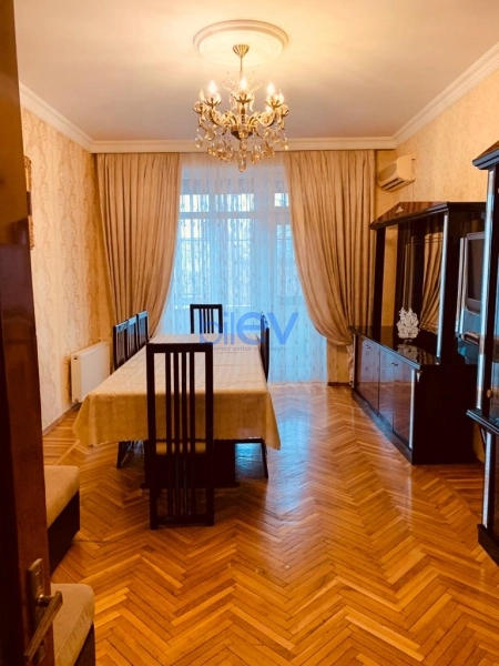 Satış 3 otaqlı Köhnə Tikili bina evi  78m², Bakı