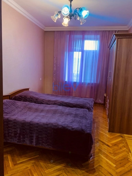 Satış 3 otaqlı Köhnə Tikili bina evi  78m², Bakı