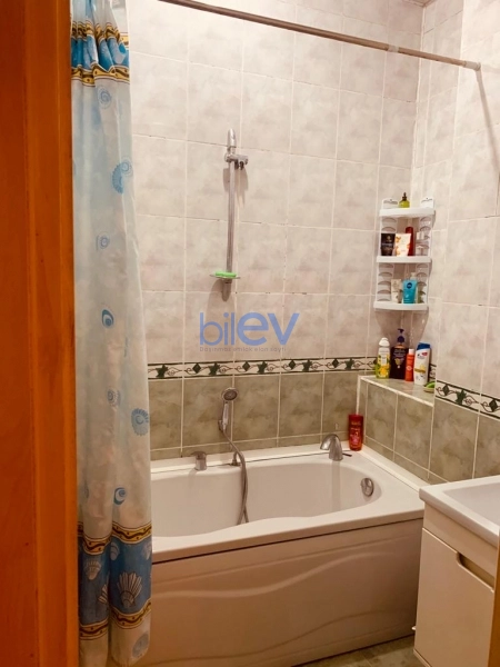 Satış 3 otaqlı Köhnə Tikili bina evi  78m², Bakı