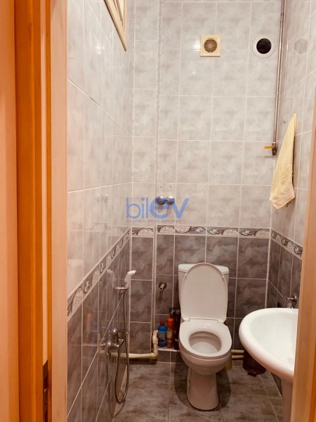 Satış 3 otaqlı Köhnə Tikili bina evi  78m², Bakı