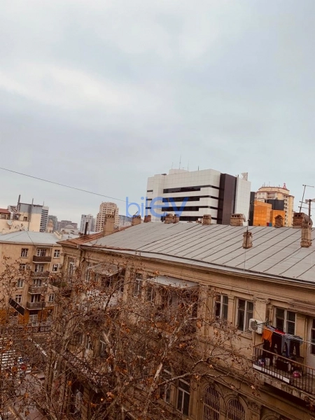 Satış 3 otaqlı Köhnə Tikili bina evi  78m², Bakı