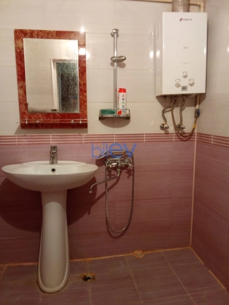 Aylıq Kirayə 2 otaqlı Köhnə Tikili bina evi  55m², Bakı
