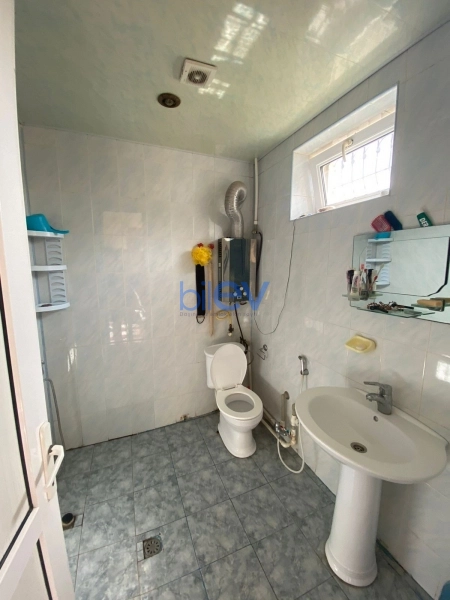 Satış 8 otaqlı Həyət evi  300m², Bakı