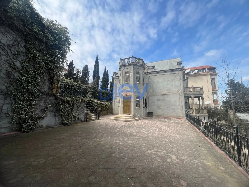 Satış 8 otaqlı Villa  280m², Bakı