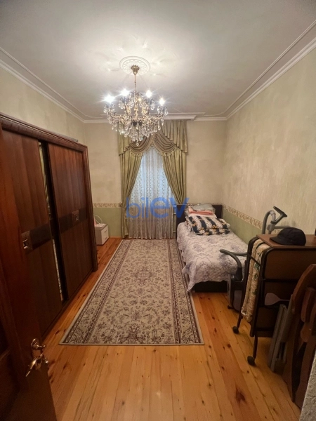 Satış 8 otaqlı Villa  280m², Bakı