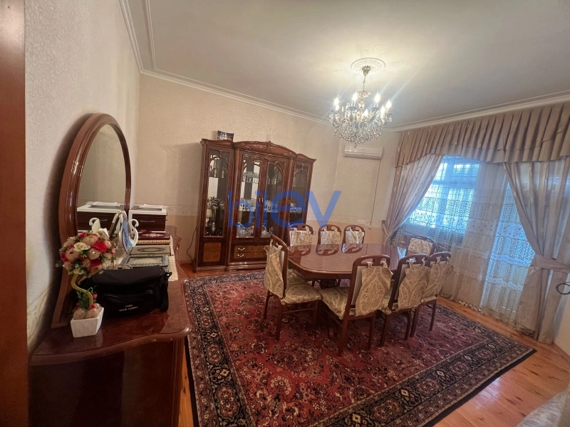 Satış 8 otaqlı Villa  280m², Bakı