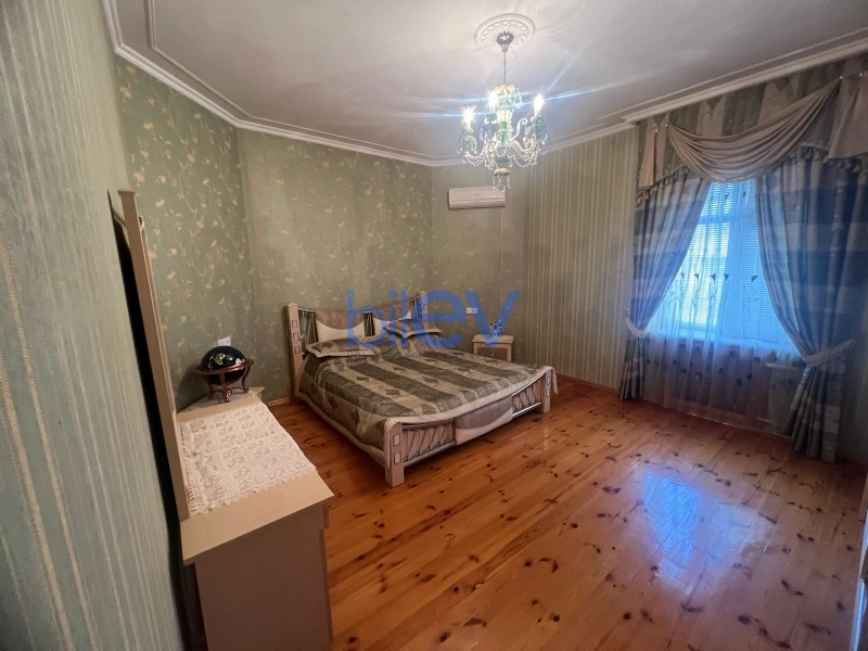 Satış 8 otaqlı Villa  280m², Bakı