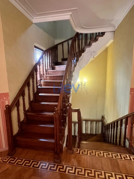 Satış 8 otaqlı Villa  280m², Bakı