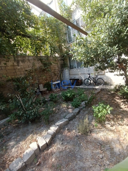 Satış 3 otaqlı Köhnə Tikili bina evi  70m², Bakı