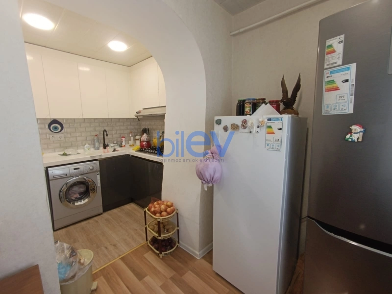 Satış 3 otaqlı Köhnə Tikili bina evi  70m², Bakı