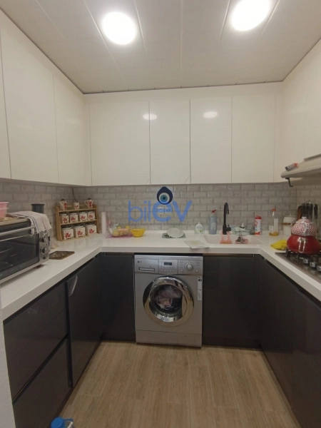 Satış 3 otaqlı Köhnə Tikili bina evi  70m², Bakı