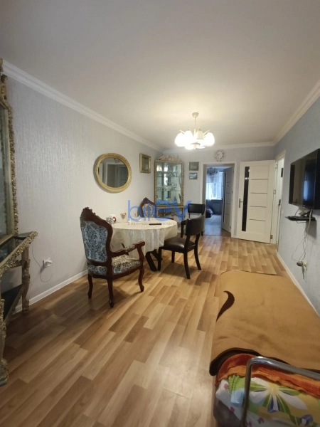 Satış 3 otaqlı Köhnə Tikili bina evi  70m², Bakı