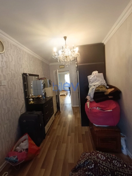 Satış 3 otaqlı Köhnə Tikili bina evi  70m², Bakı