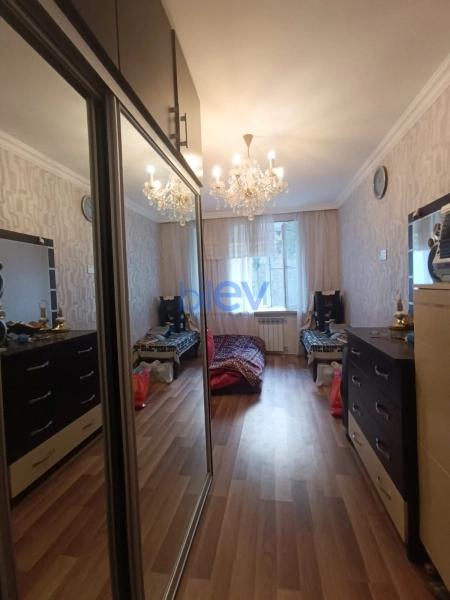 Satış 3 otaqlı Köhnə Tikili bina evi  70m², Bakı