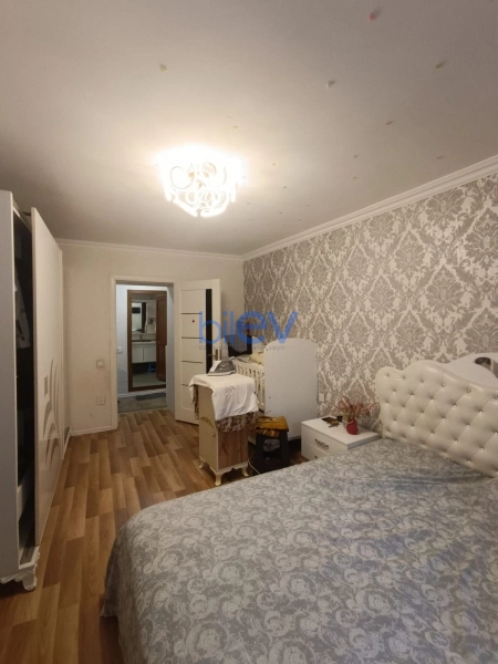 Satış 3 otaqlı Köhnə Tikili bina evi  70m², Bakı