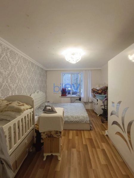Satış 3 otaqlı Köhnə Tikili bina evi  70m², Bakı