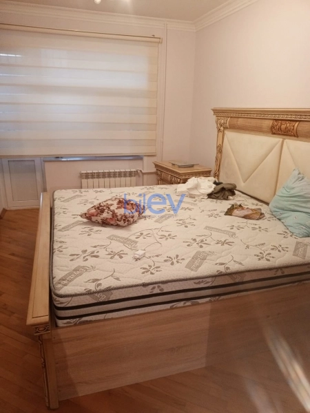 Satış 3 otaqlı Köhnə Tikili bina evi  90m², Bakı