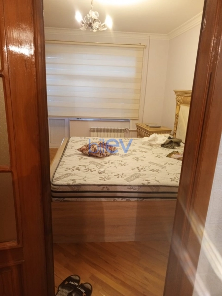 Satış 3 otaqlı Köhnə Tikili bina evi  90m², Bakı