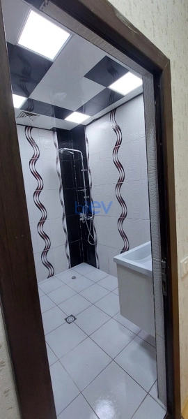Satış 2 otaqlı Köhnə Tikili bina evi  65m², Bakı