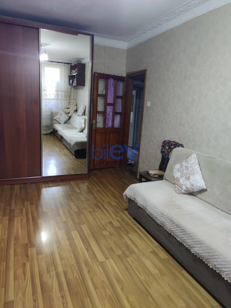 Satış 3 otaqlı Köhnə Tikili bina evi  81m², Bakı