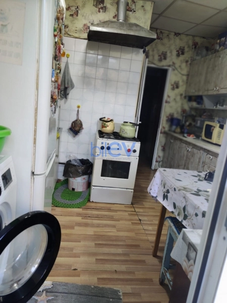 Satış 3 otaqlı Köhnə Tikili bina evi  81m², Bakı