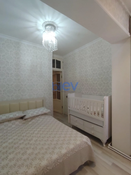 Satış 2 otaqlı Köhnə Tikili bina evi  45m², Bakı