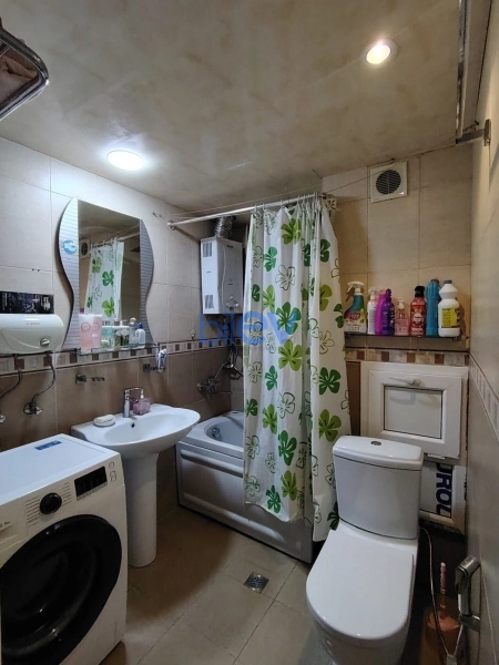Satış 2 otaqlı Köhnə Tikili bina evi  45m², Bakı