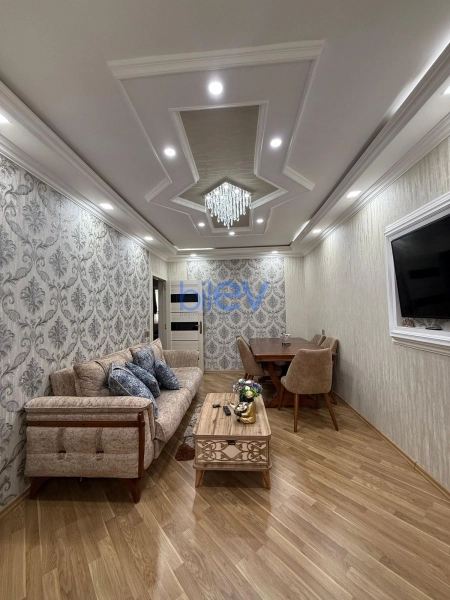 Satış 3 otaqlı Köhnə Tikili bina evi  70m², Bakı