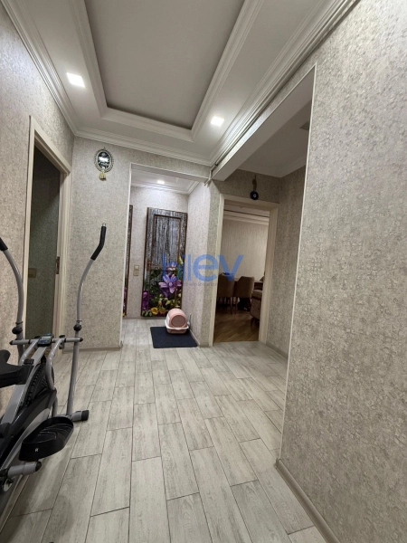 Satış 3 otaqlı Köhnə Tikili bina evi  70m², Bakı