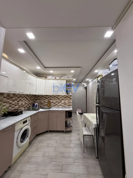 Satış 3 otaqlı Köhnə Tikili bina evi  70m², Bakı
