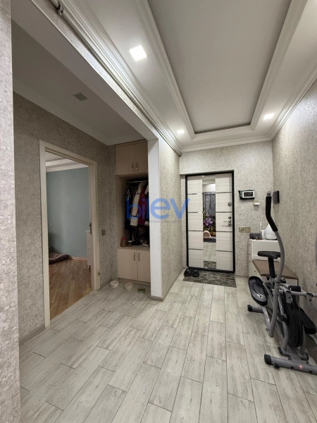 Satış 3 otaqlı Köhnə Tikili bina evi  70m², Bakı