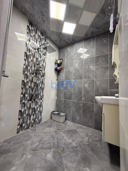 Satış 3 otaqlı Köhnə Tikili bina evi  70m², Bakı