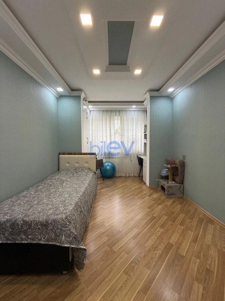 Satış 3 otaqlı Köhnə Tikili bina evi  70m², Bakı