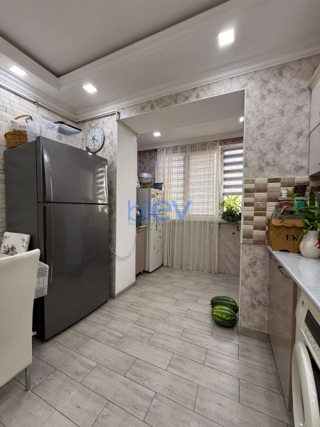 Satış 3 otaqlı Köhnə Tikili bina evi  70m², Bakı