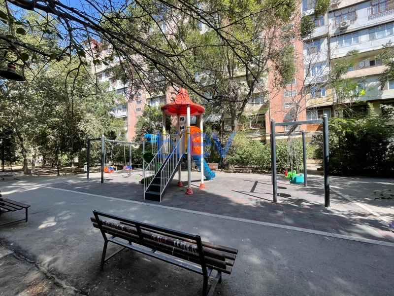 Satış 2 otaqlı Köhnə Tikili bina evi  45m², Bakı