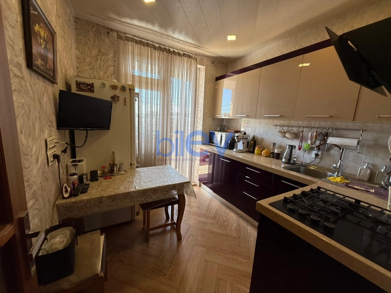 Satış 2 otaqlı Köhnə Tikili bina evi  64m², Bakı
