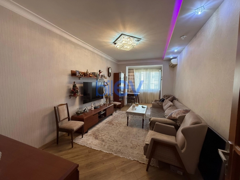Satış 2 otaqlı Köhnə Tikili bina evi  64m², Bakı
