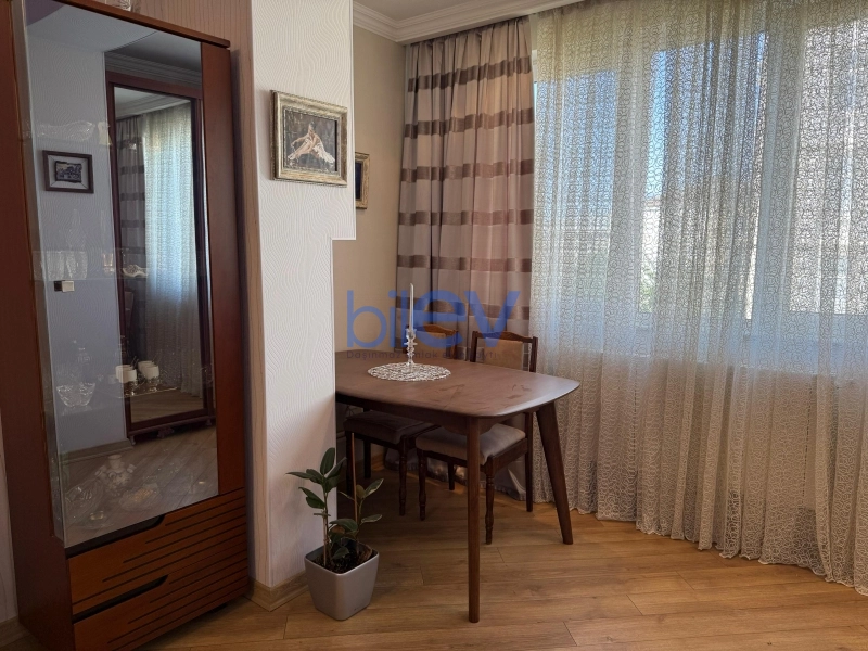 Satış 2 otaqlı Köhnə Tikili bina evi  64m², Bakı