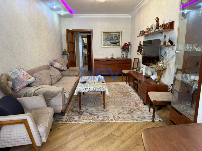Satış 2 otaqlı Köhnə Tikili bina evi  64m², Bakı